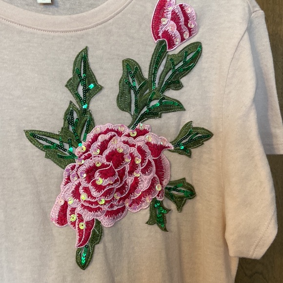 Women’s tee - Picture 2 of 4